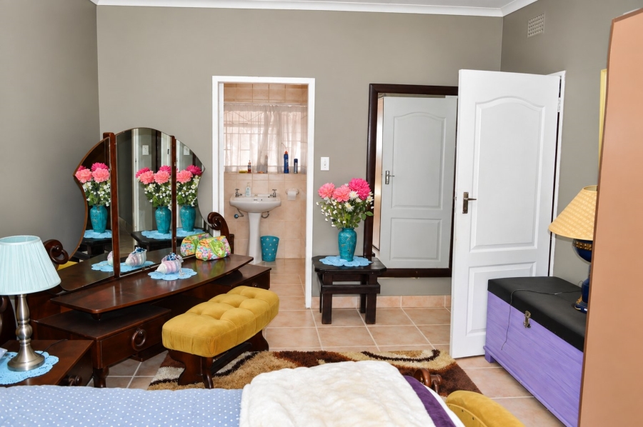 4 Bedroom Property for Sale in La Hoff North West